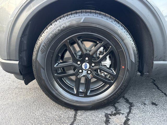 new 2025 Ford Explorer car, priced at $40,223