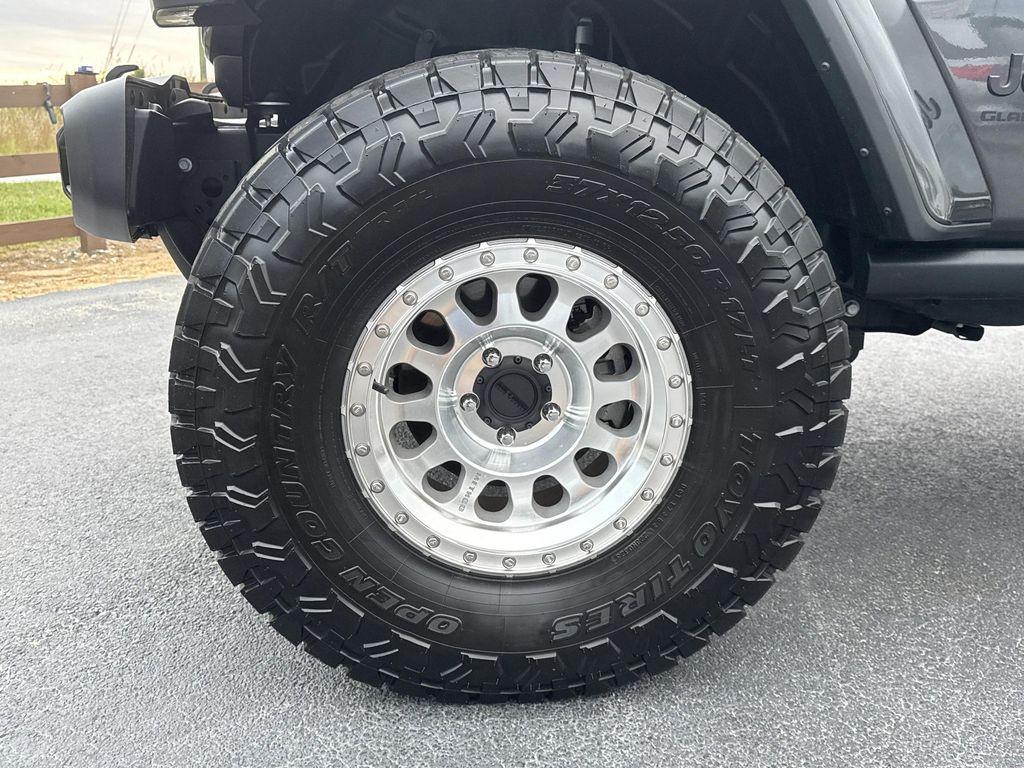 used 2024 Jeep Gladiator car, priced at $43,442