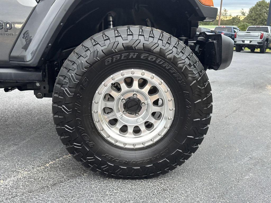 used 2024 Jeep Gladiator car, priced at $43,442