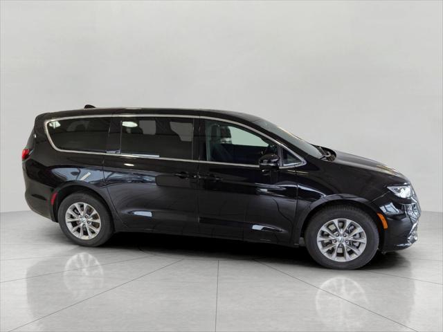 new 2025 Chrysler Pacifica car, priced at $44,891