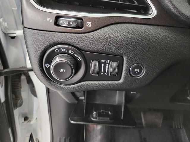 used 2022 Jeep Cherokee car, priced at $25,629
