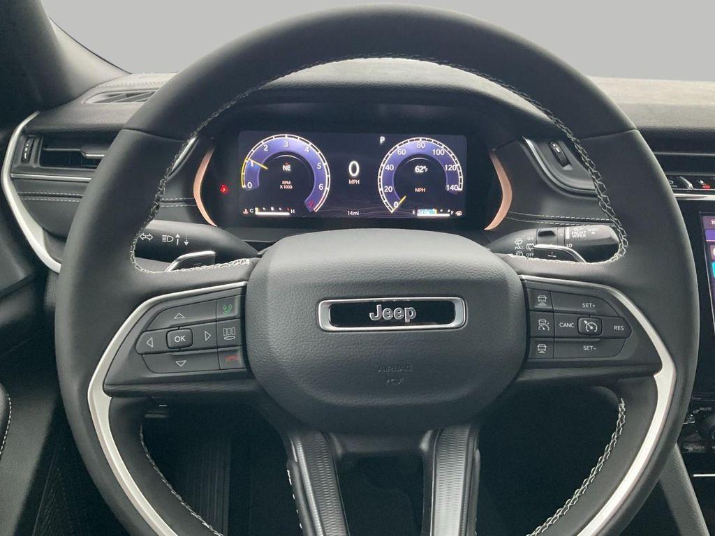 new 2025 Jeep Grand Cherokee car, priced at $38,831