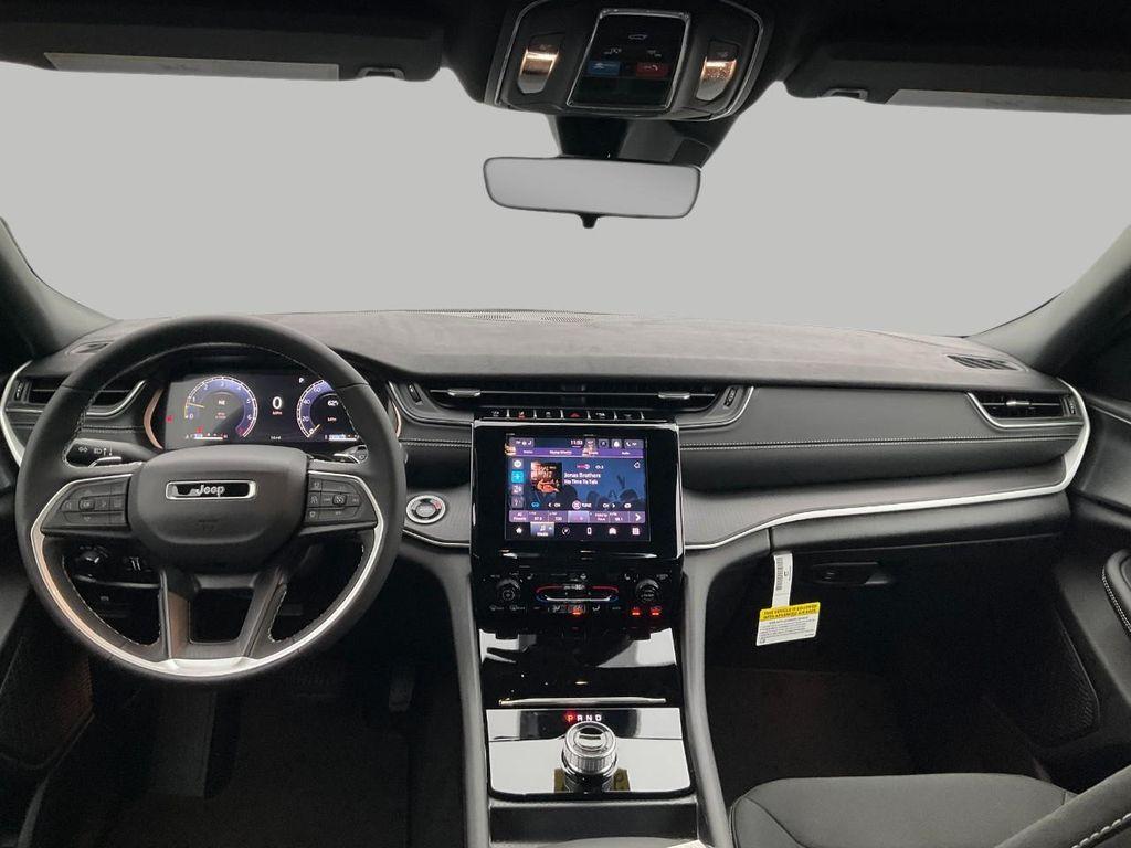 new 2025 Jeep Grand Cherokee car, priced at $38,831