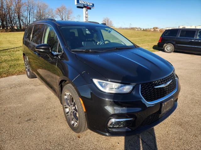 used 2022 Chrysler Pacifica car, priced at $33,118