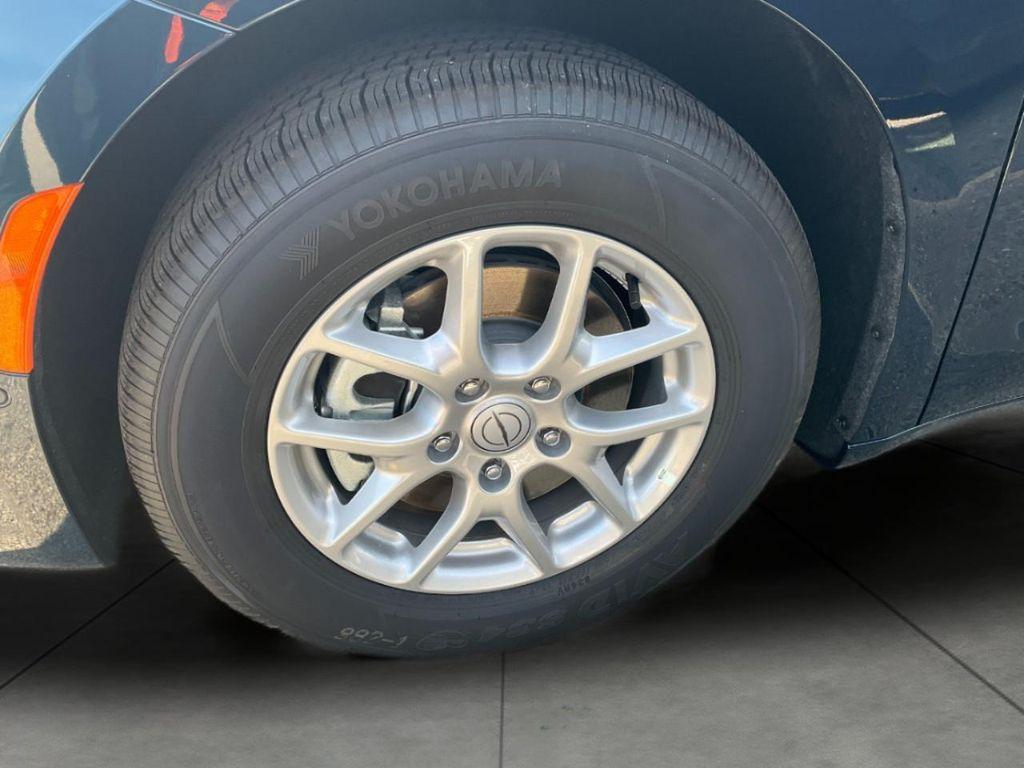 new 2025 Chrysler Pacifica car, priced at $40,674