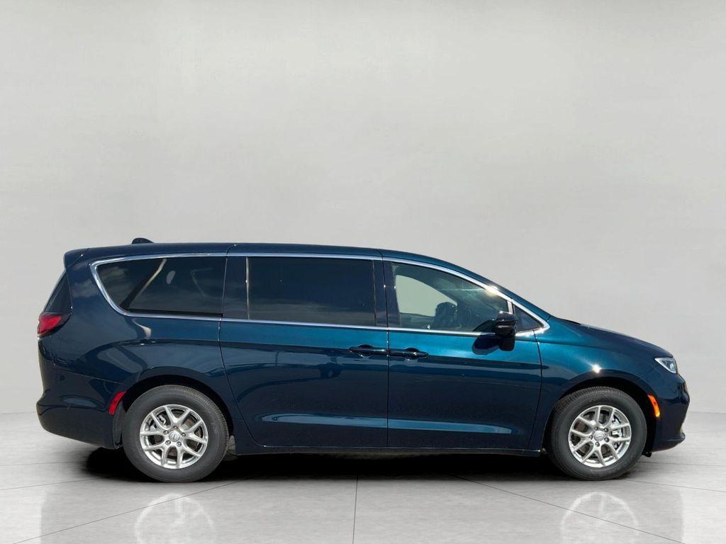 new 2025 Chrysler Pacifica car, priced at $40,674