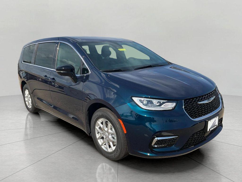 new 2025 Chrysler Pacifica car, priced at $40,923