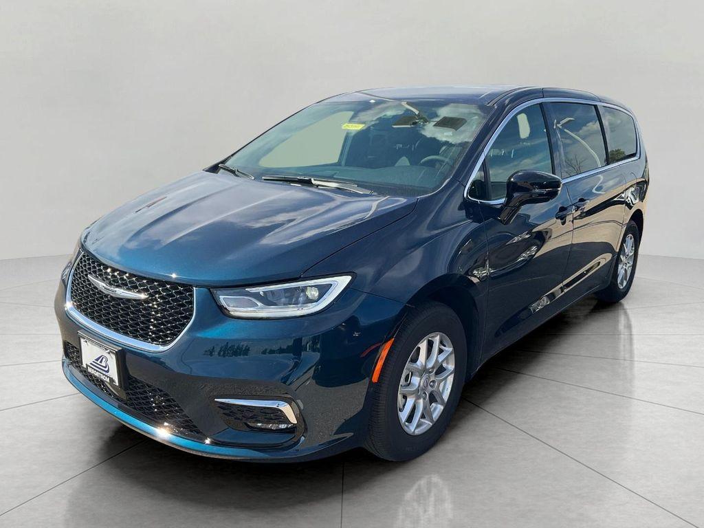 new 2025 Chrysler Pacifica car, priced at $40,674