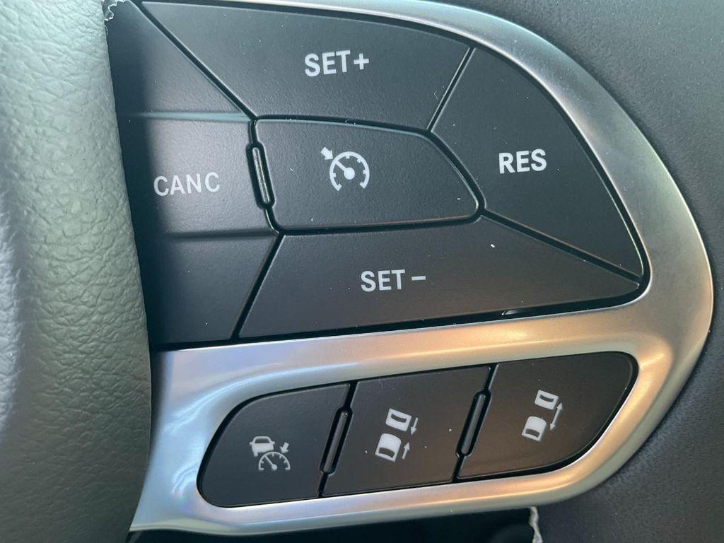 new 2025 Chrysler Pacifica car, priced at $40,674
