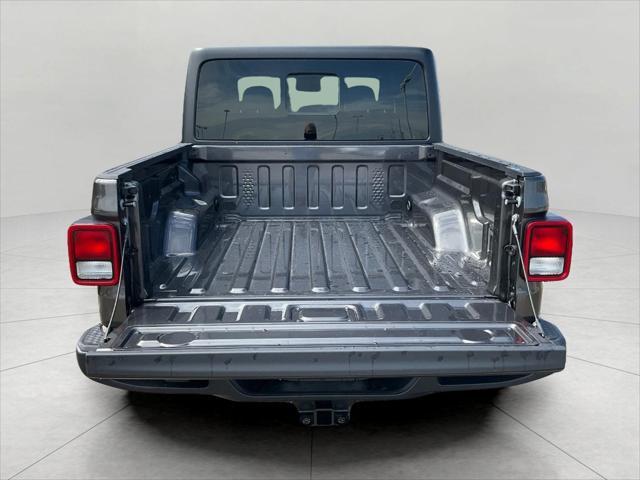 new 2025 Jeep Gladiator car, priced at $48,061