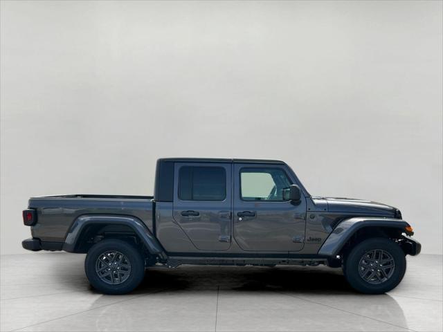 new 2025 Jeep Gladiator car, priced at $48,061