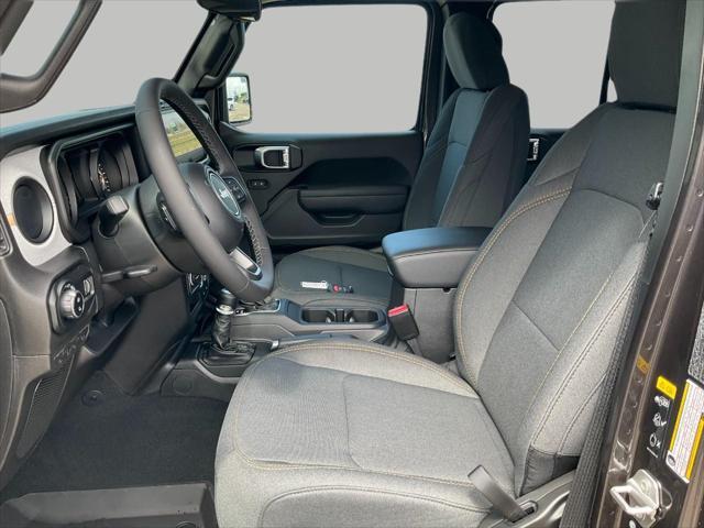 new 2025 Jeep Gladiator car, priced at $48,061