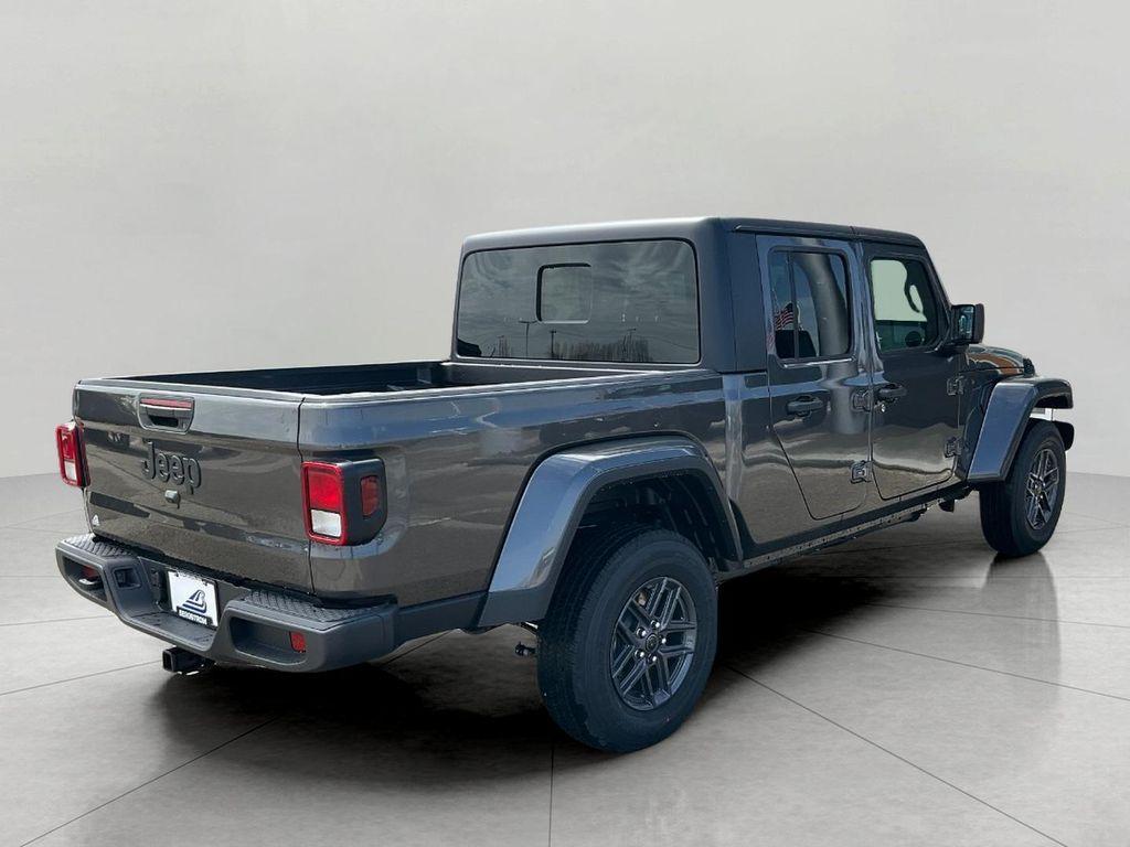 new 2025 Jeep Gladiator car, priced at $45,565
