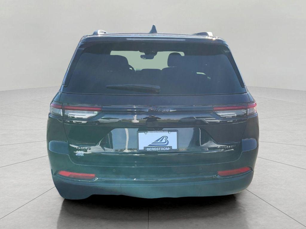 new 2025 Jeep Grand Cherokee car, priced at $48,221