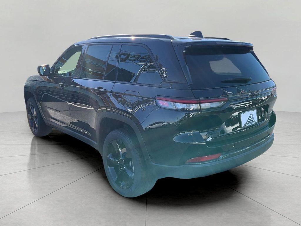 new 2025 Jeep Grand Cherokee car, priced at $48,221