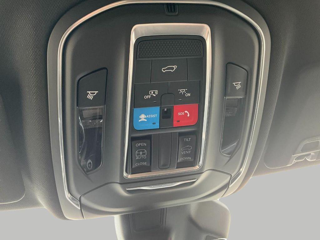 new 2025 Jeep Grand Cherokee car, priced at $39,425