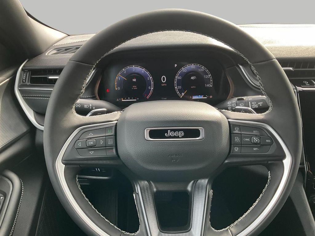 new 2025 Jeep Grand Cherokee car, priced at $39,425