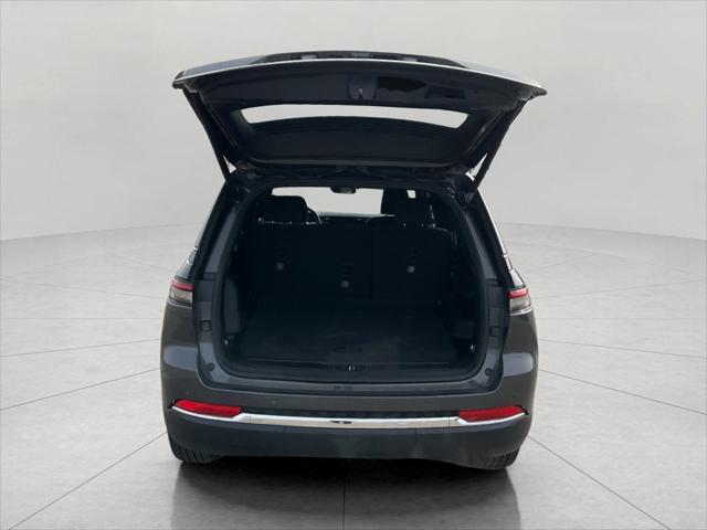 new 2025 Jeep Grand Cherokee car, priced at $40,672