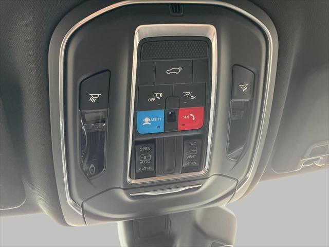 new 2025 Jeep Grand Cherokee car, priced at $40,672
