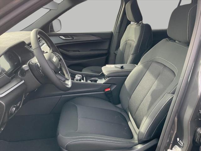 new 2025 Jeep Grand Cherokee car, priced at $40,672