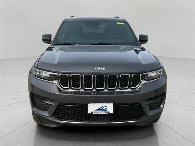 new 2025 Jeep Grand Cherokee car, priced at $40,672