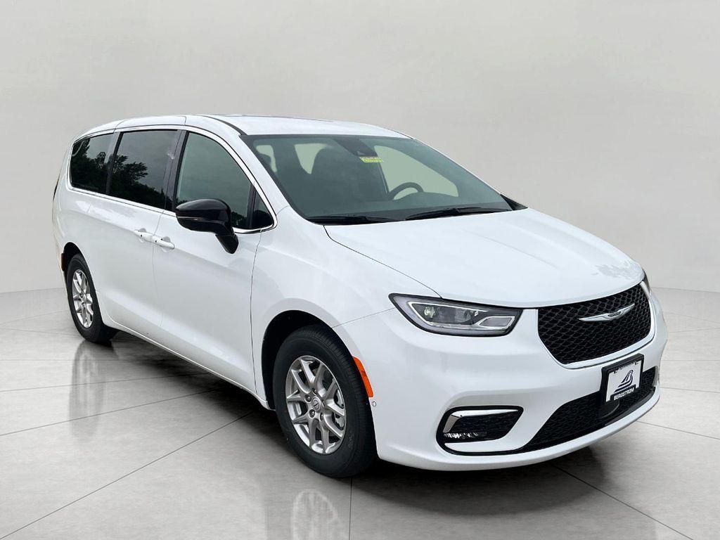 new 2025 Chrysler Pacifica car, priced at $37,225
