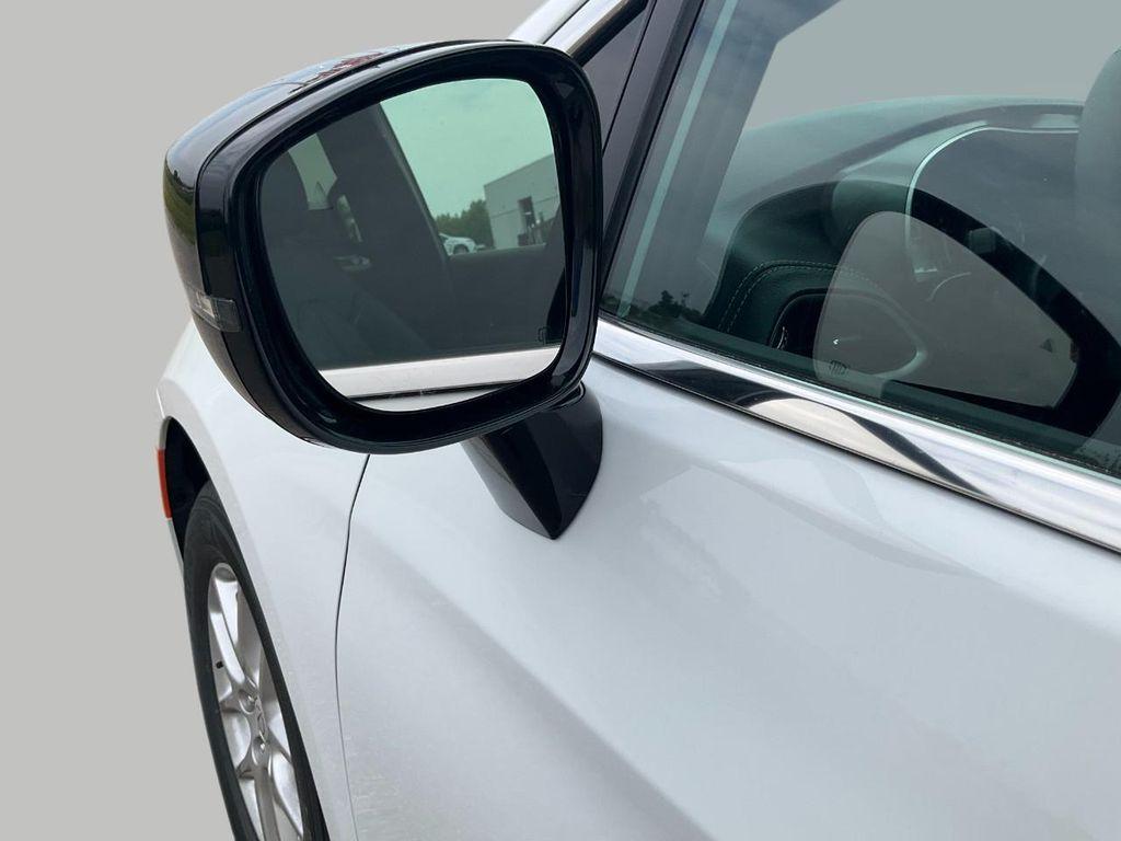 new 2025 Chrysler Pacifica car, priced at $37,225