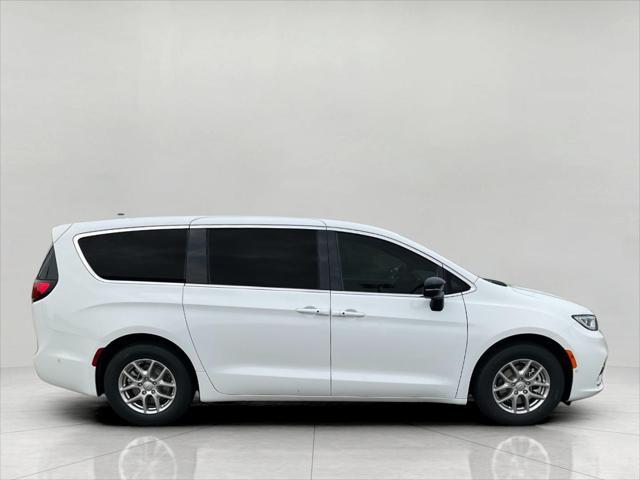 new 2025 Chrysler Pacifica car, priced at $42,690