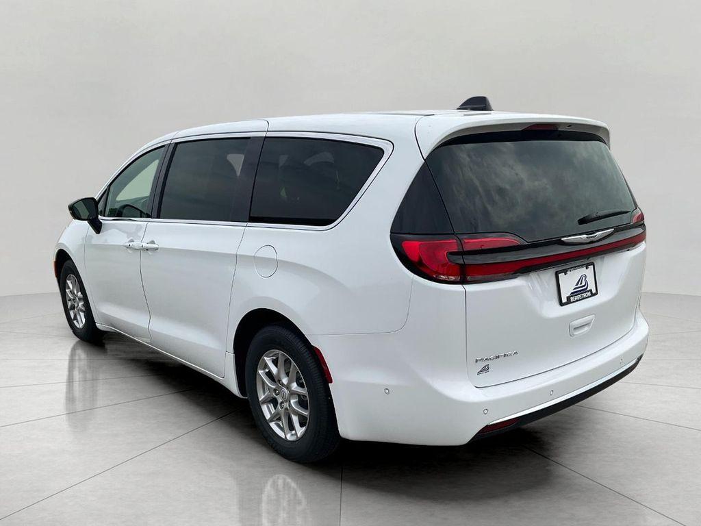 new 2025 Chrysler Pacifica car, priced at $37,225
