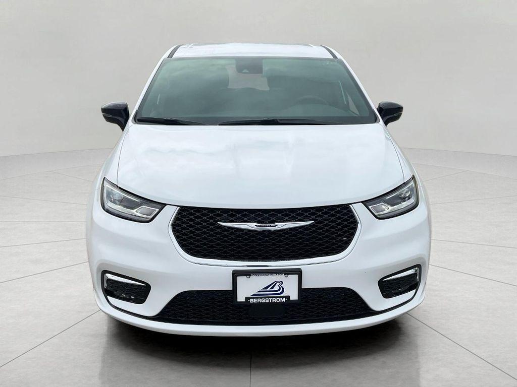 new 2025 Chrysler Pacifica car, priced at $37,225