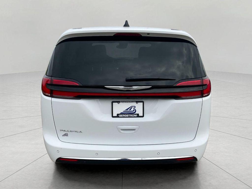new 2025 Chrysler Pacifica car, priced at $37,225