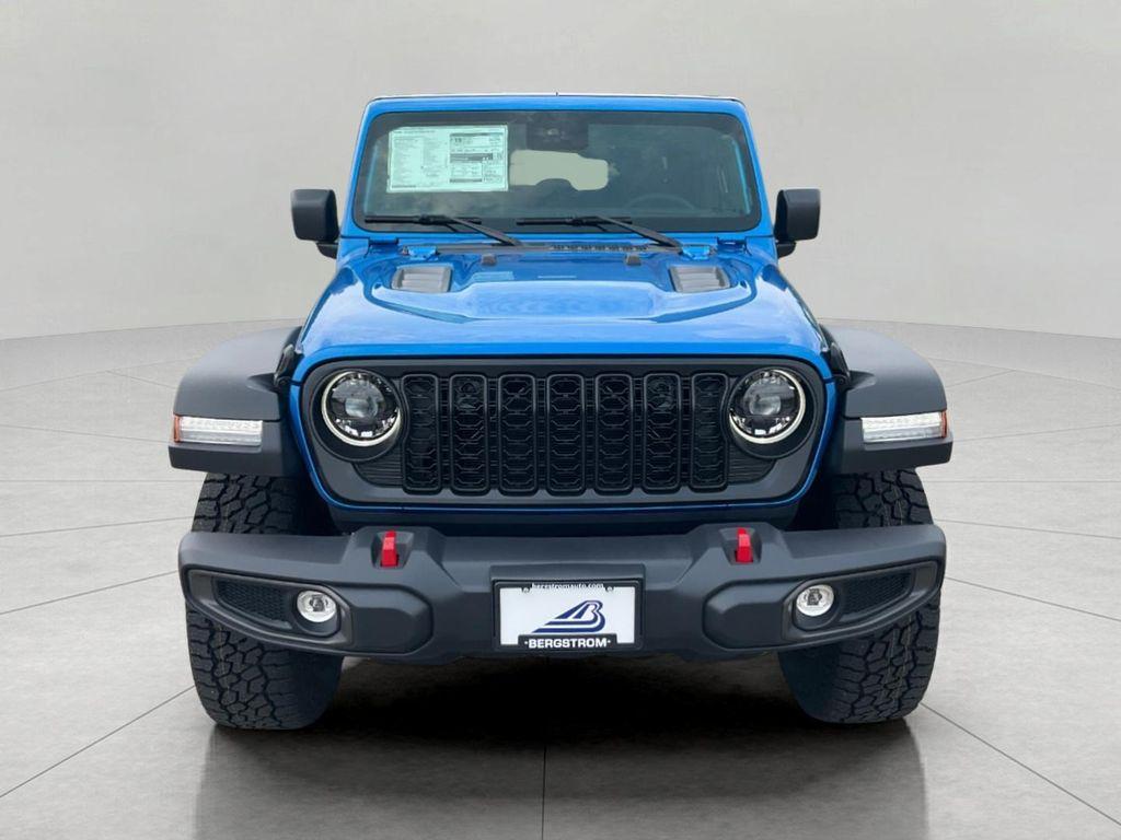 new 2025 Jeep Gladiator car, priced at $55,182
