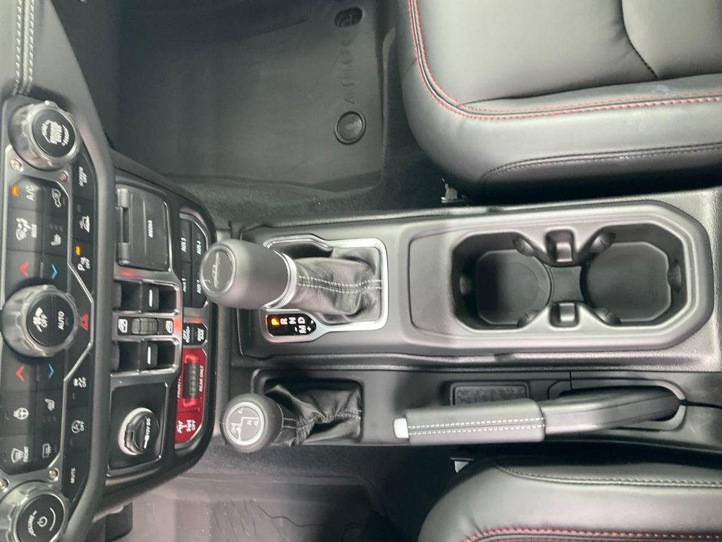 new 2025 Jeep Gladiator car, priced at $55,182