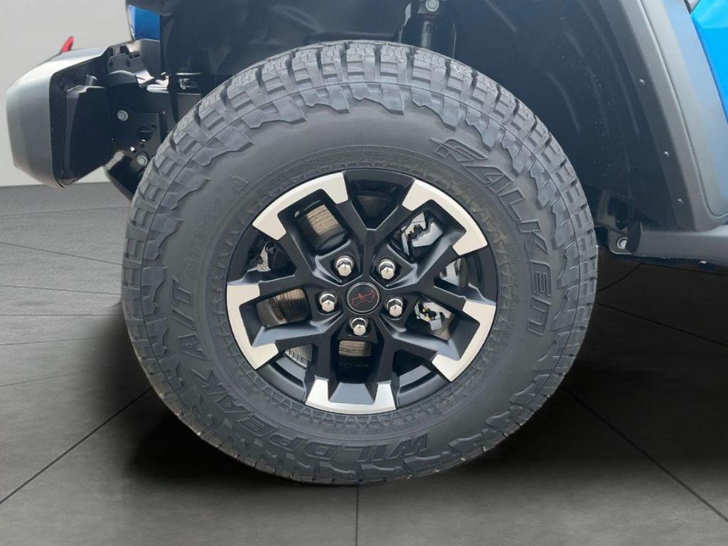 new 2025 Jeep Gladiator car, priced at $55,182