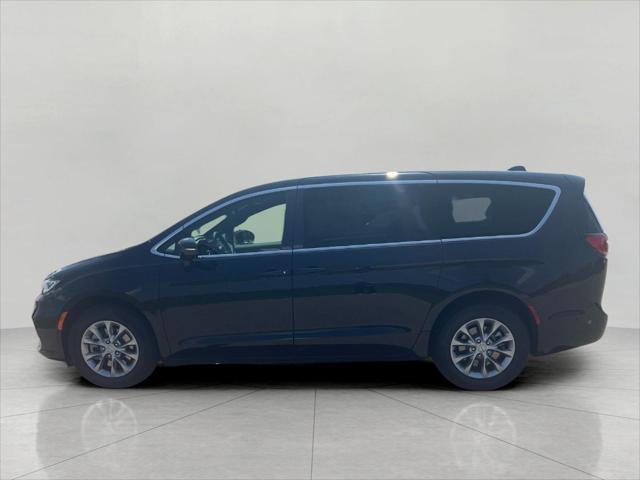 new 2025 Chrysler Pacifica car, priced at $45,753