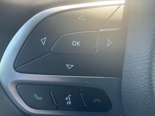 new 2025 Chrysler Pacifica car, priced at $45,753