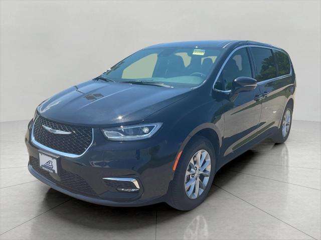 new 2025 Chrysler Pacifica car, priced at $45,753