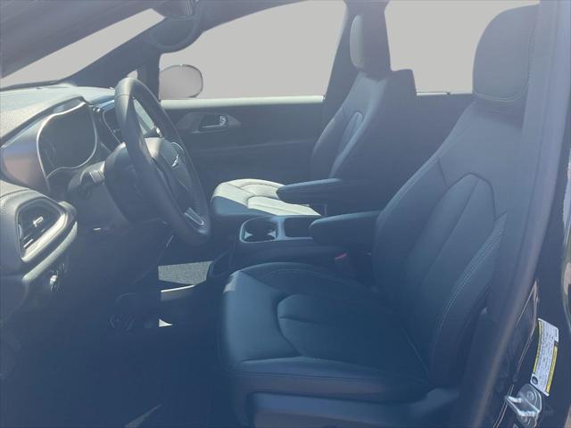 new 2025 Chrysler Pacifica car, priced at $45,753