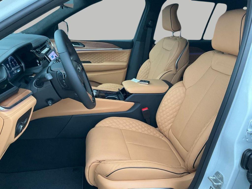 new 2025 Jeep Grand Cherokee car, priced at $64,131