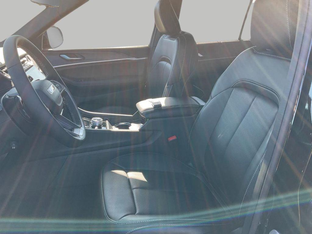 new 2025 Jeep Grand Cherokee car, priced at $52,451