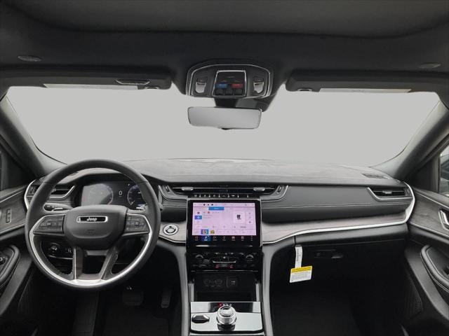 new 2025 Jeep Grand Cherokee car, priced at $49,163