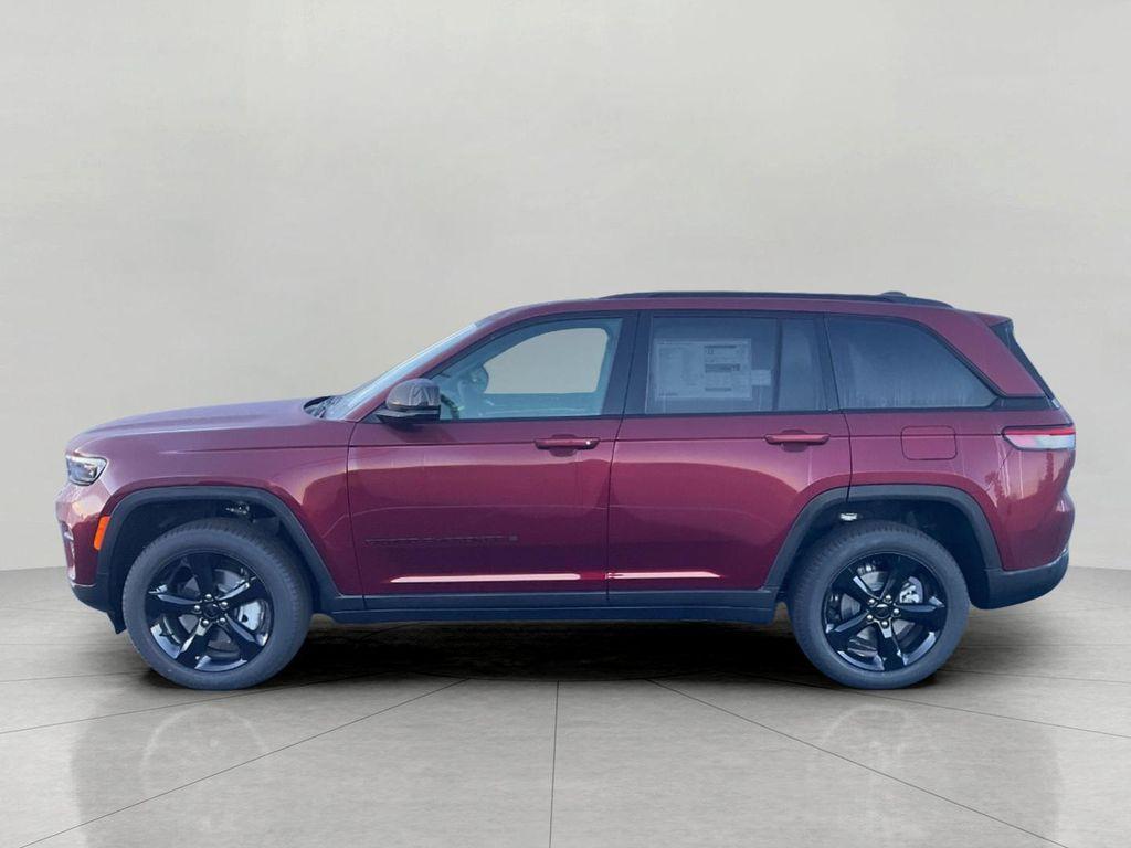 new 2025 Jeep Grand Cherokee car, priced at $48,221