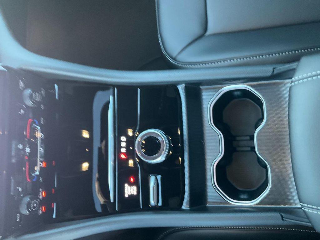 new 2025 Jeep Grand Cherokee car, priced at $48,221