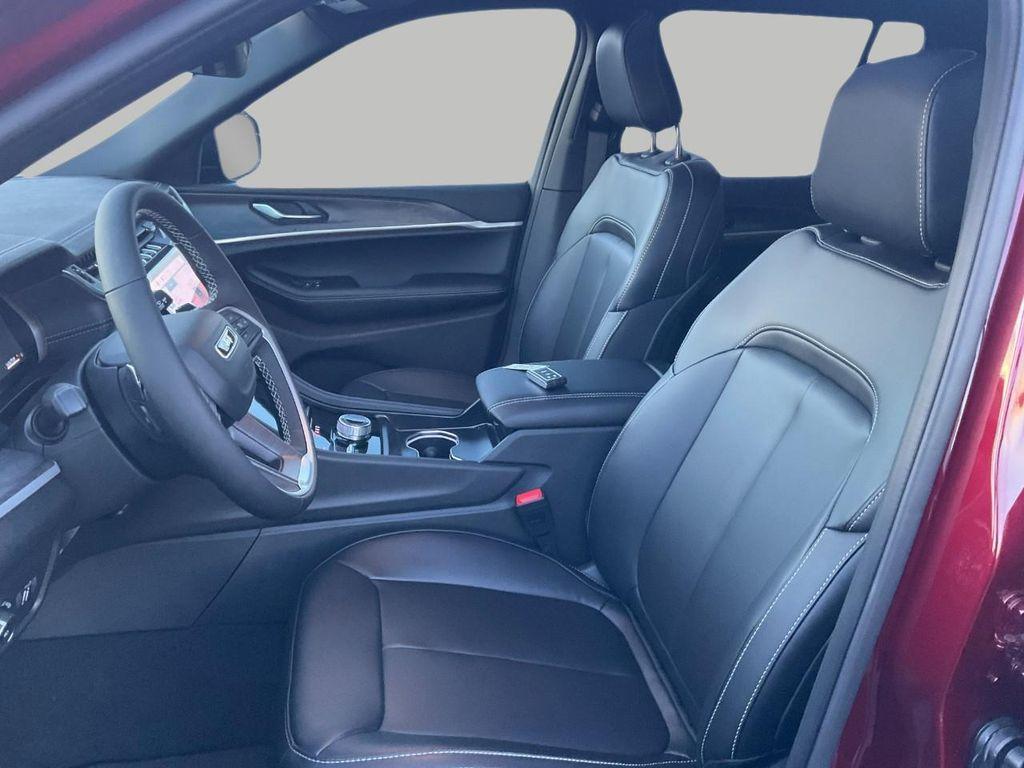 new 2025 Jeep Grand Cherokee car, priced at $48,221