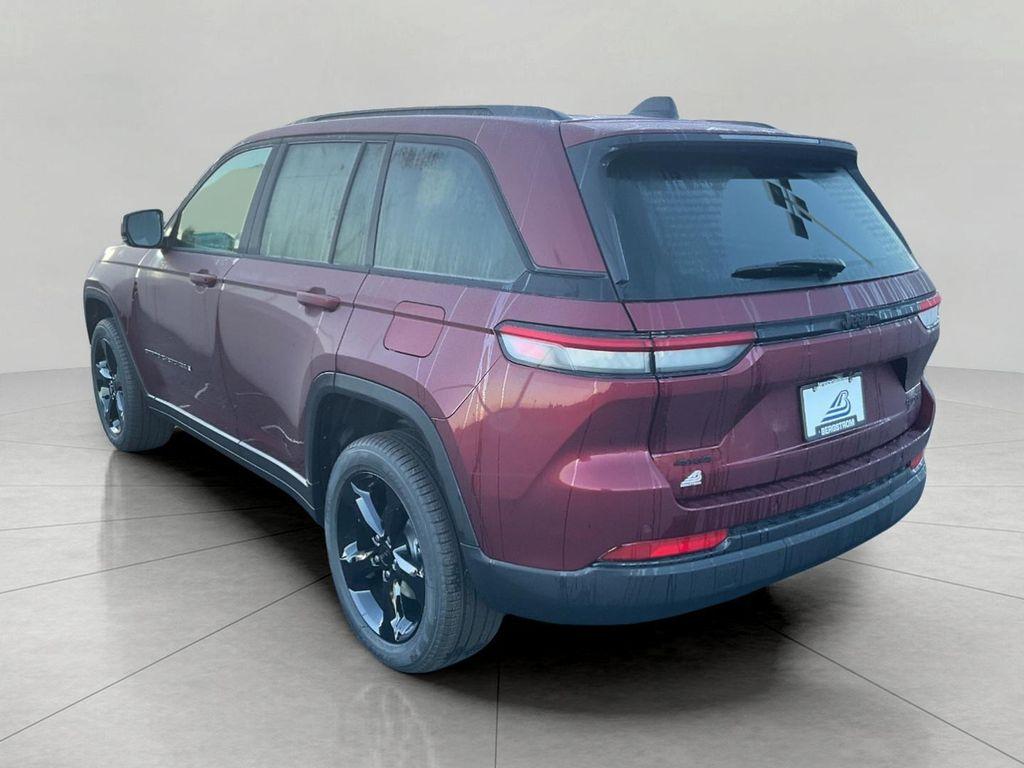 new 2025 Jeep Grand Cherokee car, priced at $48,221