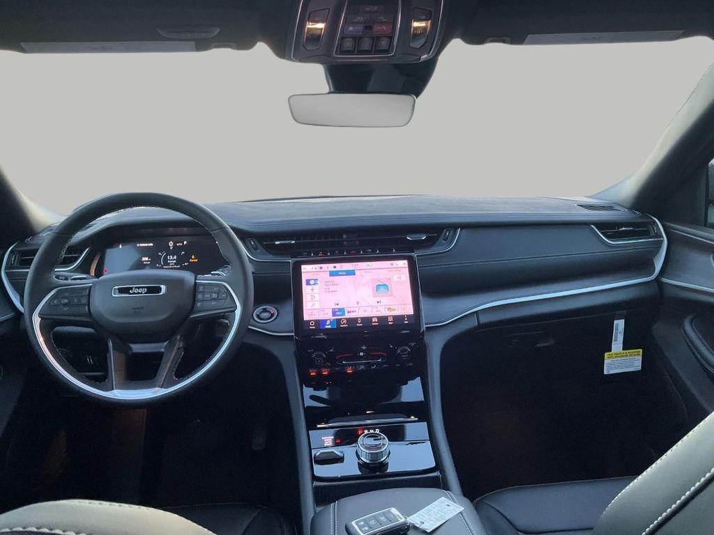 new 2025 Jeep Grand Cherokee car, priced at $48,221