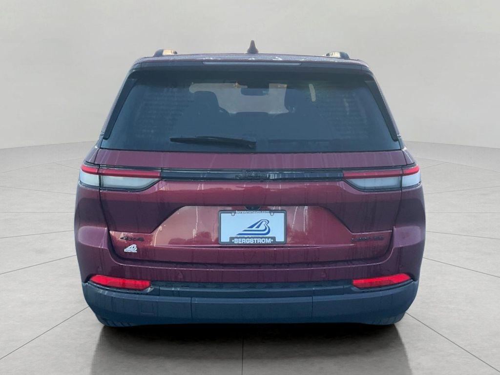new 2025 Jeep Grand Cherokee car, priced at $48,221