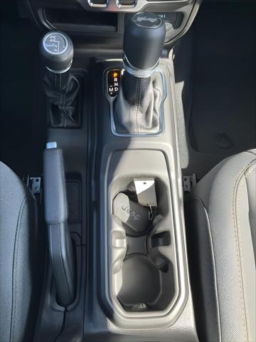 new 2025 Jeep Wrangler car, priced at $45,401