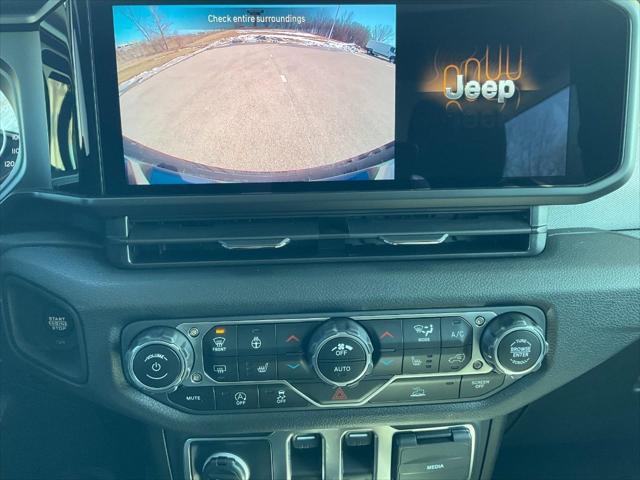 new 2025 Jeep Wrangler car, priced at $45,401
