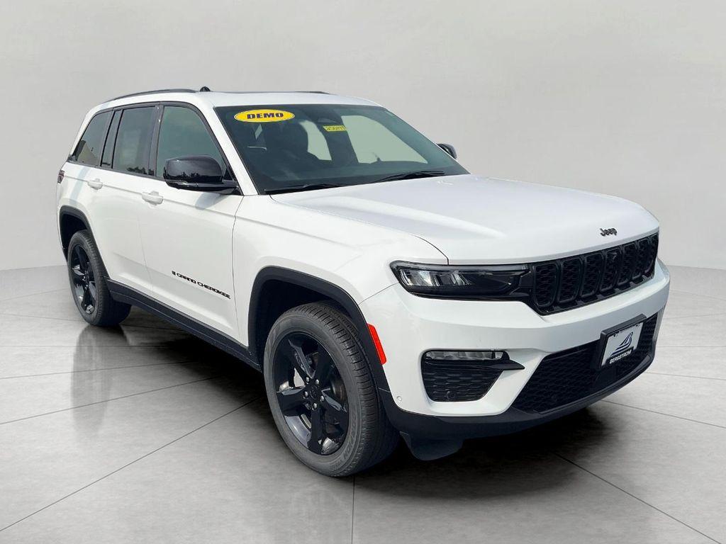 new 2025 Jeep Grand Cherokee car, priced at $49,095